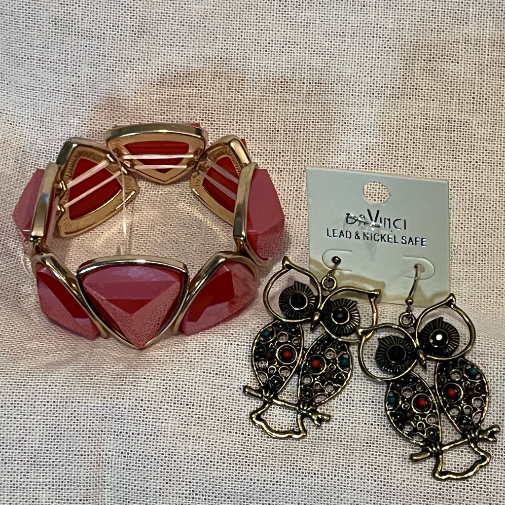 Davinci Bracelet And Earrings Set 15$